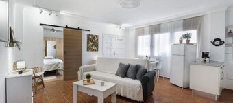 'Villa Barca' with Sea View, Private Terrace and Wi-Fi