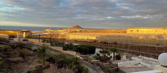 'Villa Barca' with Sea View, Private Terrace and Wi-Fi