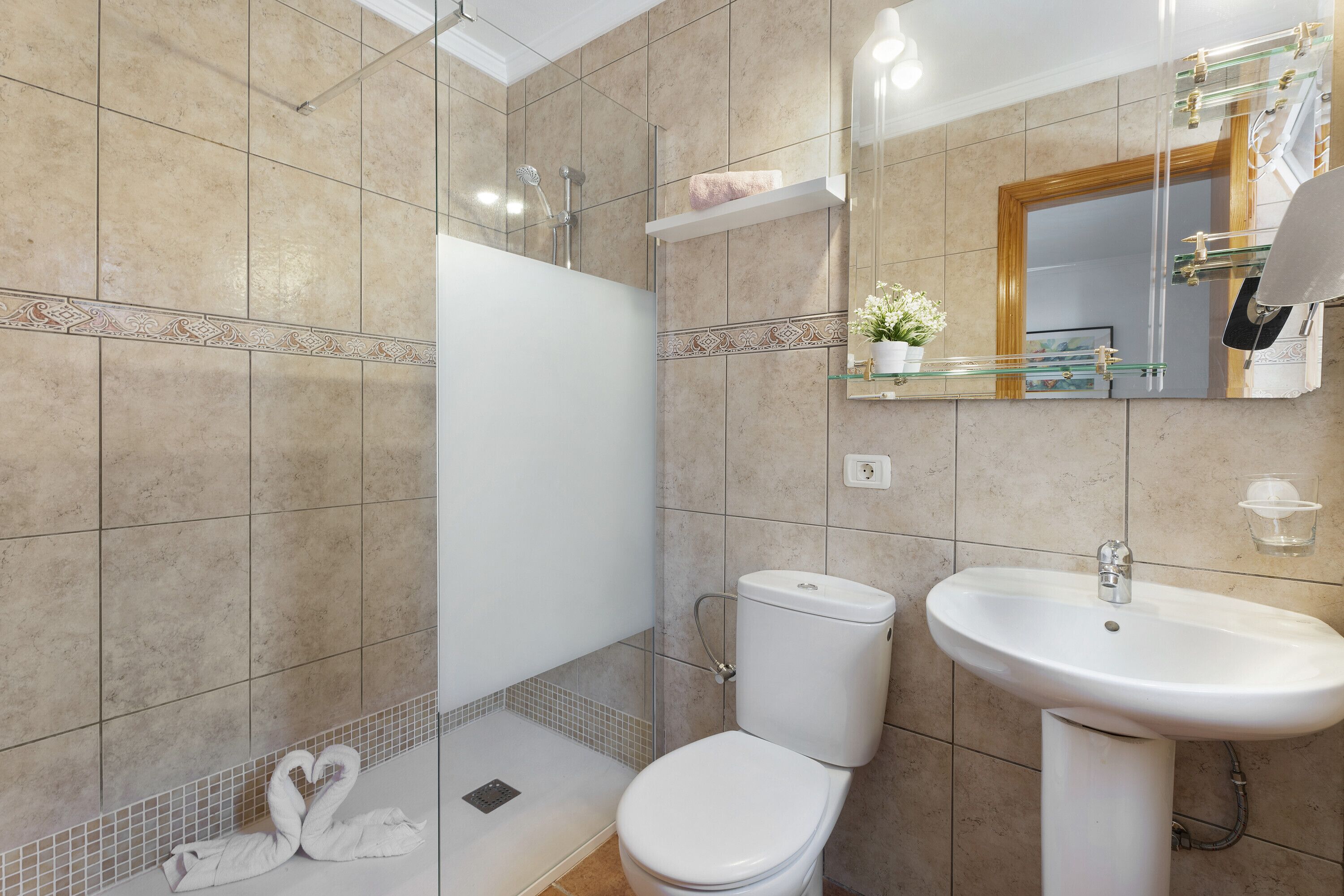 Douche, serviettes fournies