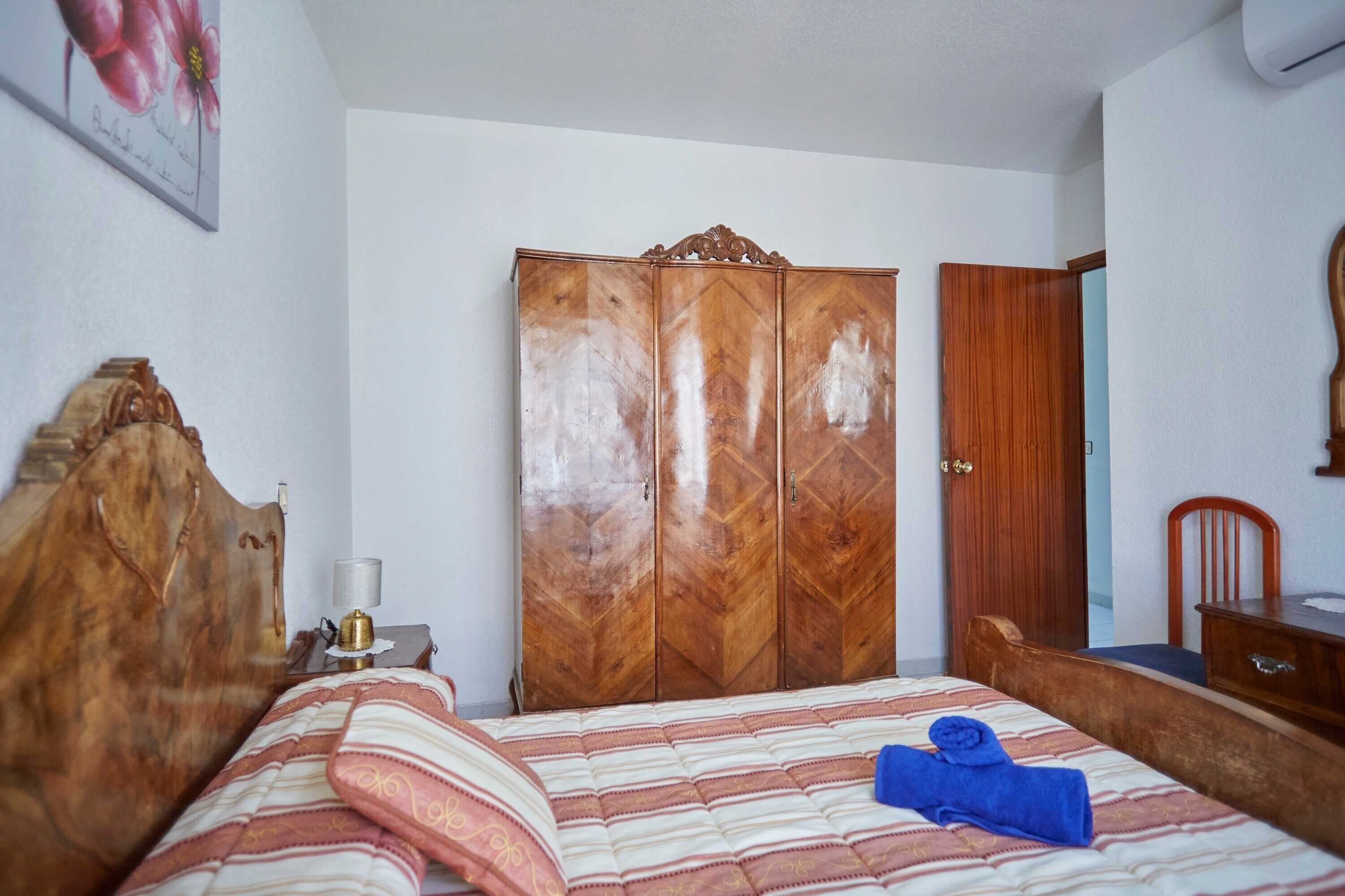 3 chambres, fer et planche à repasser, Wi-Fi gratuit, draps fournis