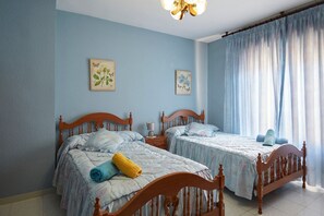 3 bedrooms, iron/ironing board, free WiFi, bed sheets