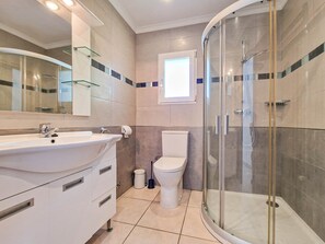 تجهيزات دش، مجففات شعر، مناشف