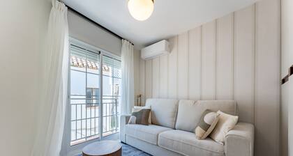 Apartment 'Oasis Mijas Centro' with Sea View, Wi-Fi and Air Conditioning