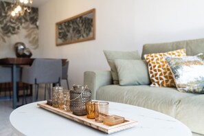 TV, DVD player - Apartment 'Oasis Mijas Centro' with Sea View, Wi-Fi and Air Conditioning (Mijas)