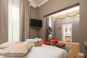 Pillowtop beds, minibar, in-room safe, desk - N7 Rooms (Florence)