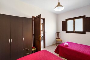 2 habitaciones, tabla de planchar con plancha y wifi gratis 