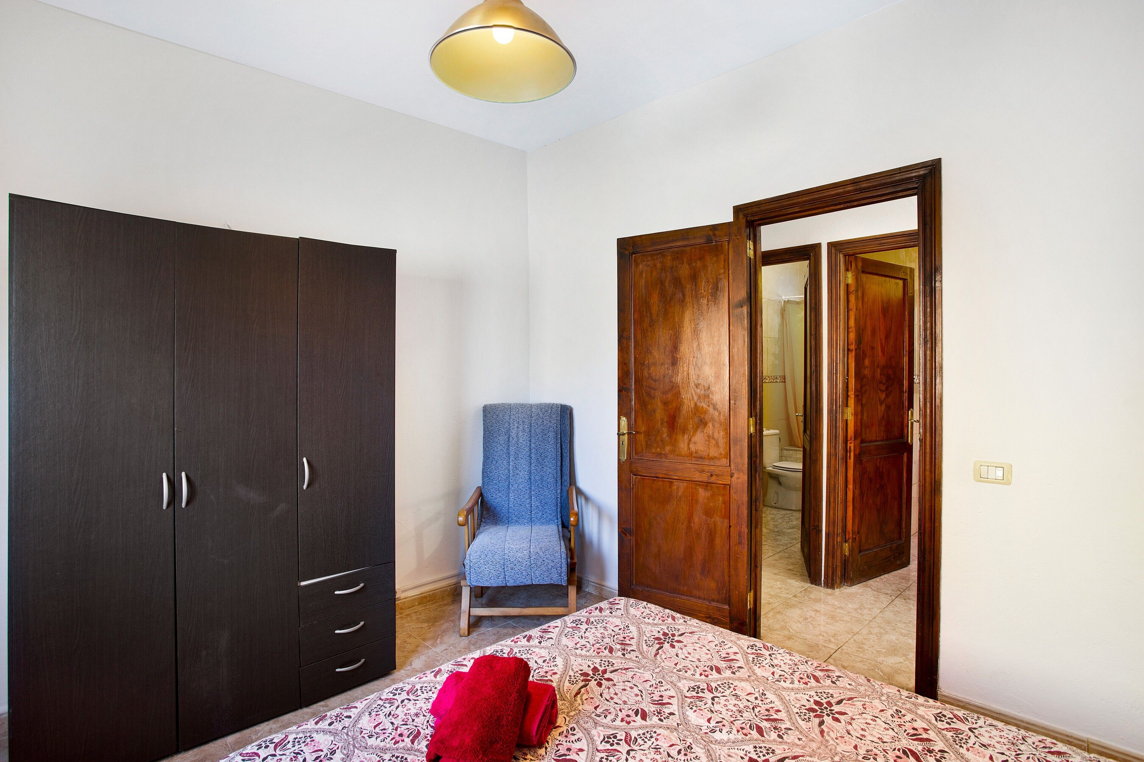 2 多间卧室、熨斗/熨衣板、免费 WiFi、床单