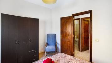 2 多间卧室、熨斗/熨衣板、免费 WiFi、床单