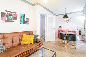 TV - Apartment 'Plaza España' with Balcony, Wi-Fi and Air Conditioning (Alicante (Alacant))