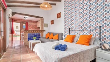 Iron/ironing board, free WiFi, bed sheets