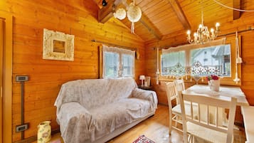 Televisión, reproductor de DVD, estéreo