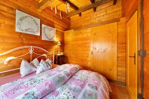 2 slaapkamers, een strijkplank/strijkijzer, gratis wifi, beddengoed