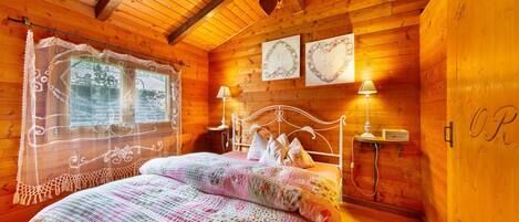 2 chambres, fer et planche Ă repasser, Wi-Fi gratuit, draps fournis