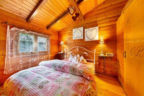 Chalet 'Orserose I Scarpet' mit Bergblick, Gemeinschaftsterrasse und WLAN