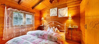 Chalet 'Orserose I Scarpet' mit Bergblick, Gemeinschaftsterrasse und WLAN