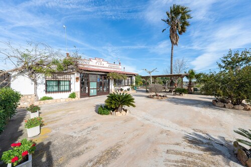 Villa 'Fina' con piscina privada, Wi-Fi y aire acondicionado