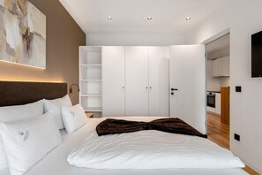 1 slaapkamer, een strijkplank/strijkijzer, gratis wifi, beddengoed