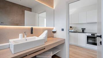 Réfrigérateur, four, plaque de cuisson, lave-vaisselle