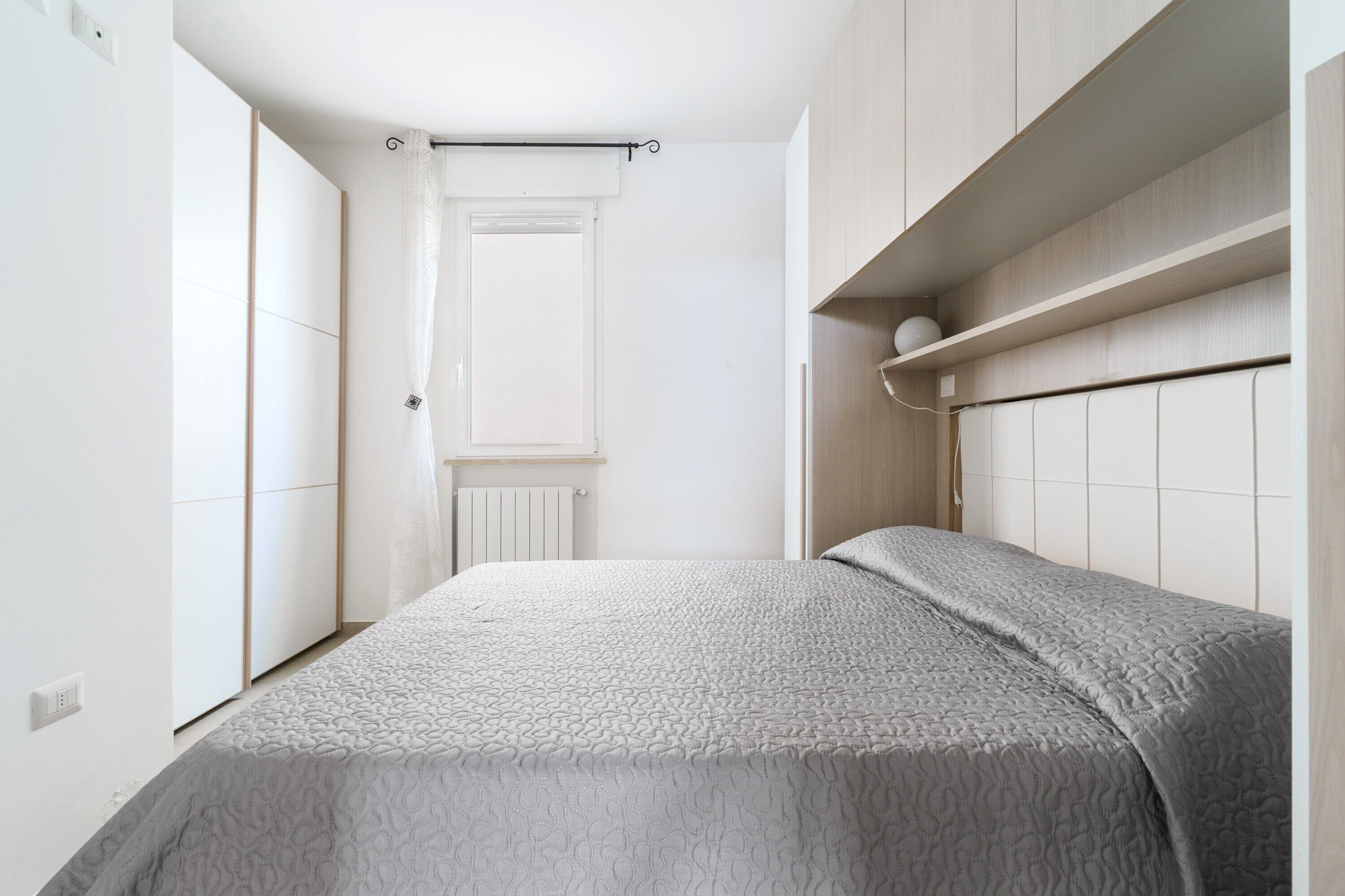 2 bedrooms, iron/ironing board, bed sheets