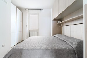 2 Schlafzimmer, Bügeleisen/Bügelbrett, Bettwäsche