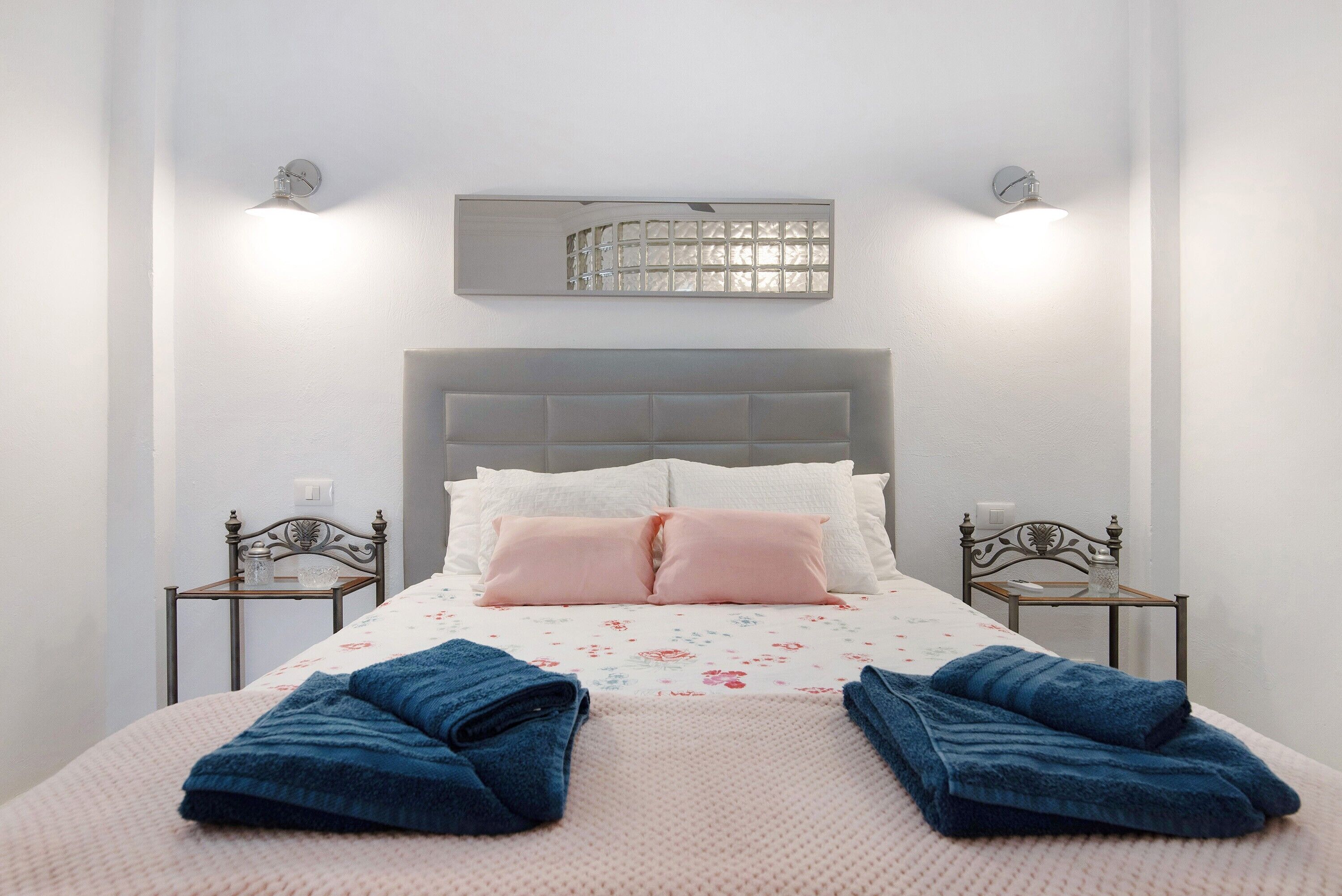 3 slaapkamers, een strijkplank/strijkijzer, gratis wifi, beddengoed