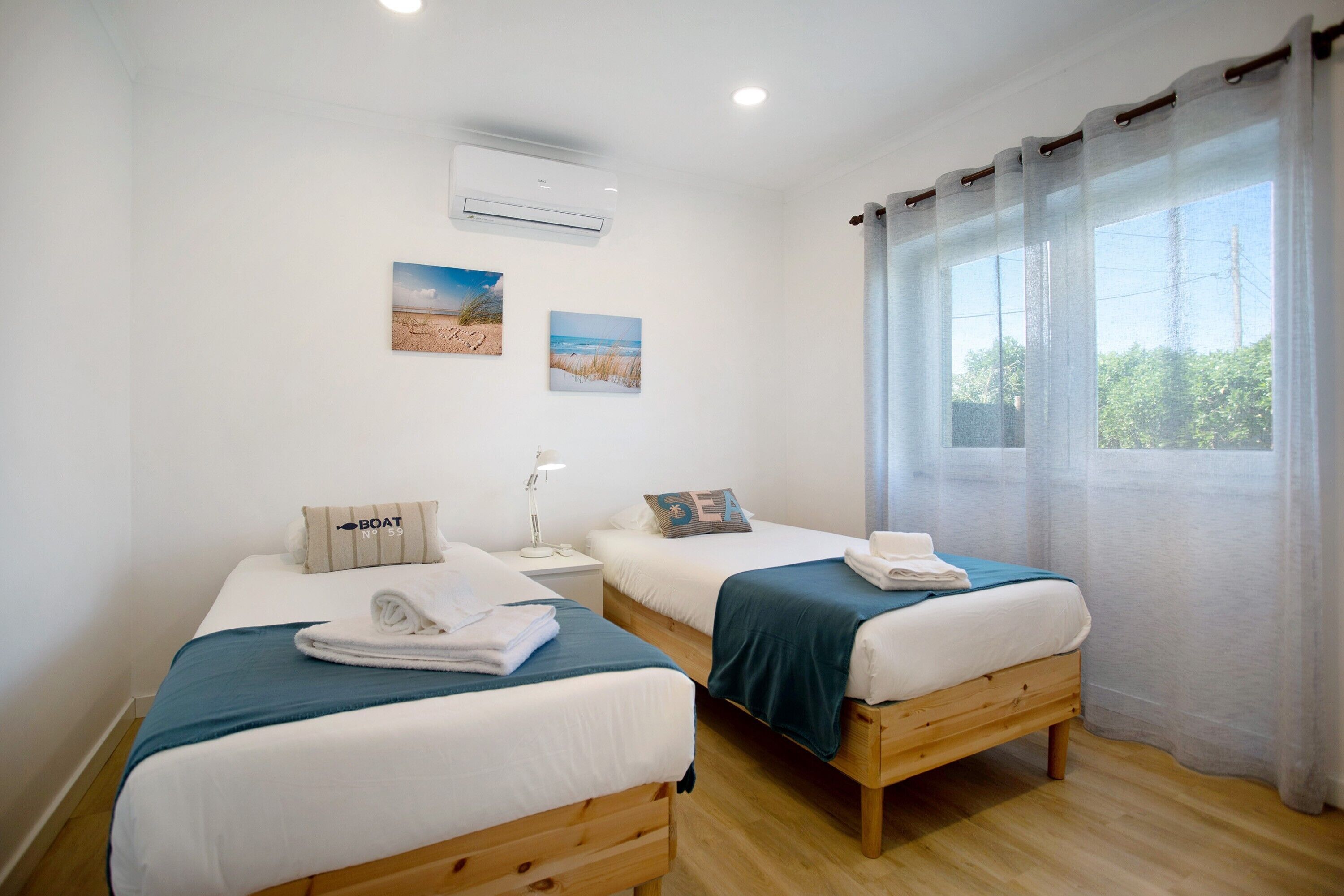 2  عدّة غرف نوم وواي فاي مجانًا وملاءات أسرّة