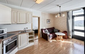 Réfrigérateur, four, plaque de cuisson, lave-vaisselle