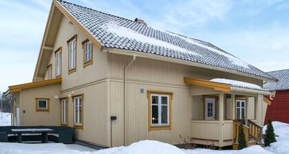 Amazing home in Flisa with kitchen