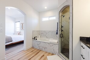 3 soverom, reiseseng for barn, wi-fi (inkludert) og sengetøy