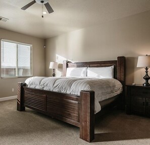 4 Schlafzimmer, Bügeleisen/Bügelbrett, kostenloses WLAN, Bettwäsche