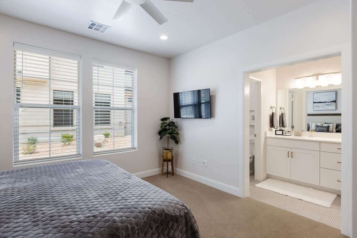 6 bedrooms, iron/ironing board, free WiFi, bed sheets