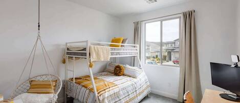 3 dormitorios, tabla de planchar con plancha, wifi gratis y ropa de cama