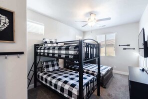 5 bedrooms, iron/ironing board, free WiFi, bed sheets