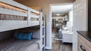 2 bedrooms, iron/ironing board, free WiFi, bed sheets - Emeraud | Heart of Mtn. Biking, Pool Access (Saint George)