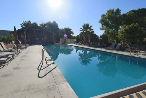 Rim Runner | Near Mountain Biking | 1 Bed/1 Bath | Pet Friendly Condo