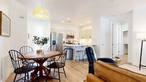 Dining - Monthly Rental | 3 bedrooms | Black Rock Community (St. George)