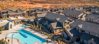 Holiday House | Heated Pool & Hot Tub - Private Suites, Sleeps up to 10 in beds.