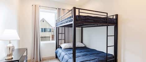 3 bedrooms, iron/ironing board, free WiFi, bed sheets