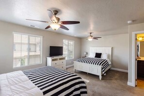 3 chambres, fer et planche à repasser, lit parapluie, Wi-Fi gratuit
