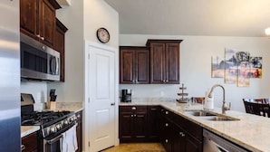 Unclassified image, 5 of 28, button - 3 Bed/3.5 Bath | The Casitas | Close to Adventure (Washington)