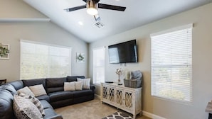 Unclassified image, 2 of 28, button - 3 Bed/3.5 Bath | The Casitas | Close to Adventure (Washington)