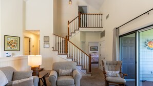 Interior - Chetola Chestnut 8 - close to downtown Blowing Rock! (Blowing Rock)