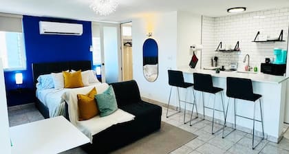Condado Oasis on Ashford Ave: Oceanview and Pool
