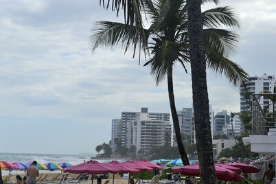 Condado Oasis on Ashford Ave: Oceanview and Pool