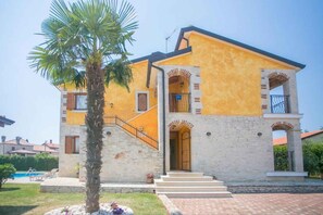 Exterior - Villa with pool and garden terrace (Buići)