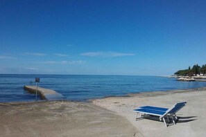 Beach nearby - Holiday apartment with terrace and barbecue (Poreč)