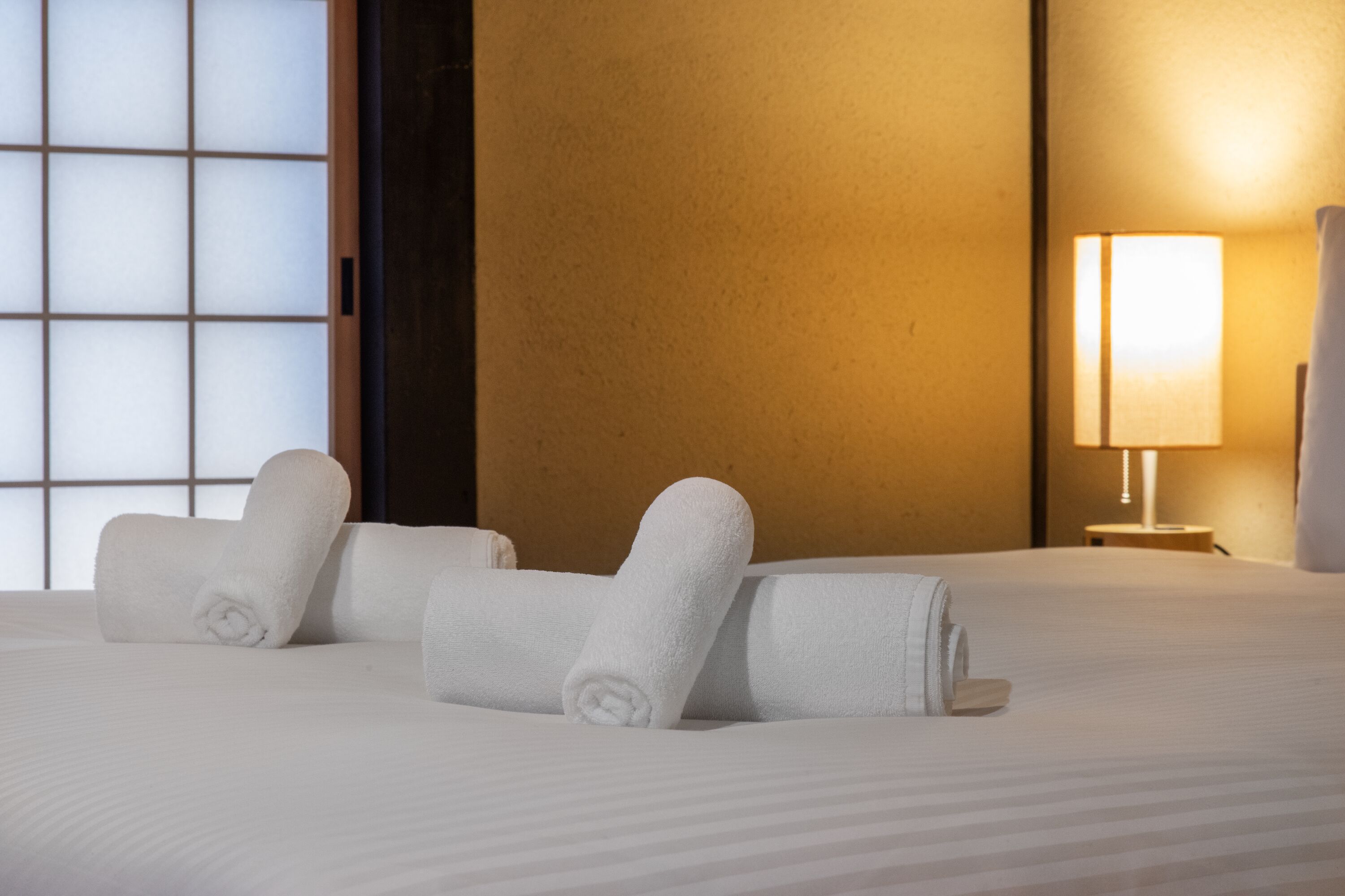 2 habitaciones, decoración personalizada y muebles diferentes 