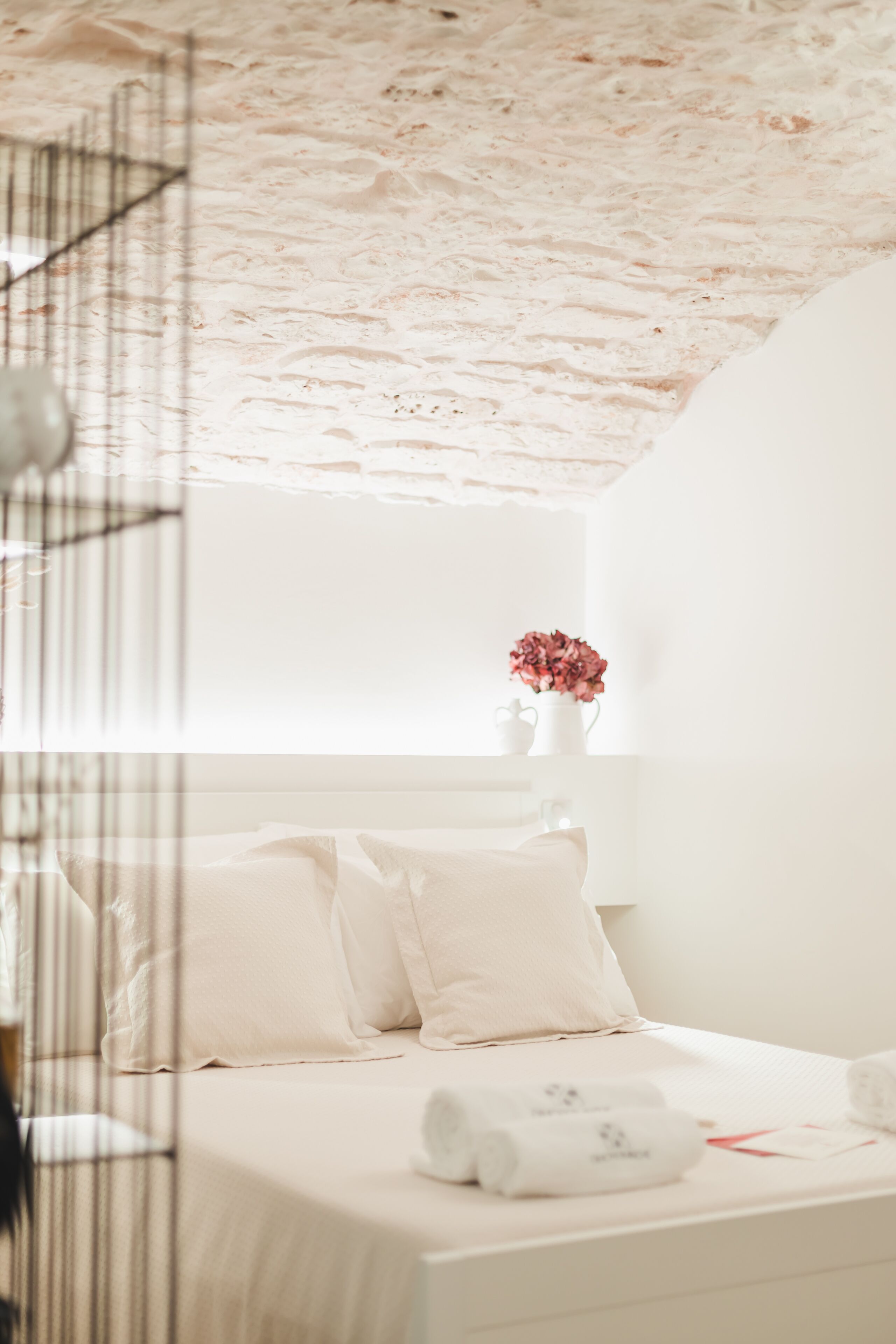 Design Studio Suite | Down comforters, memory foam beds, free WiFi, bed sheets