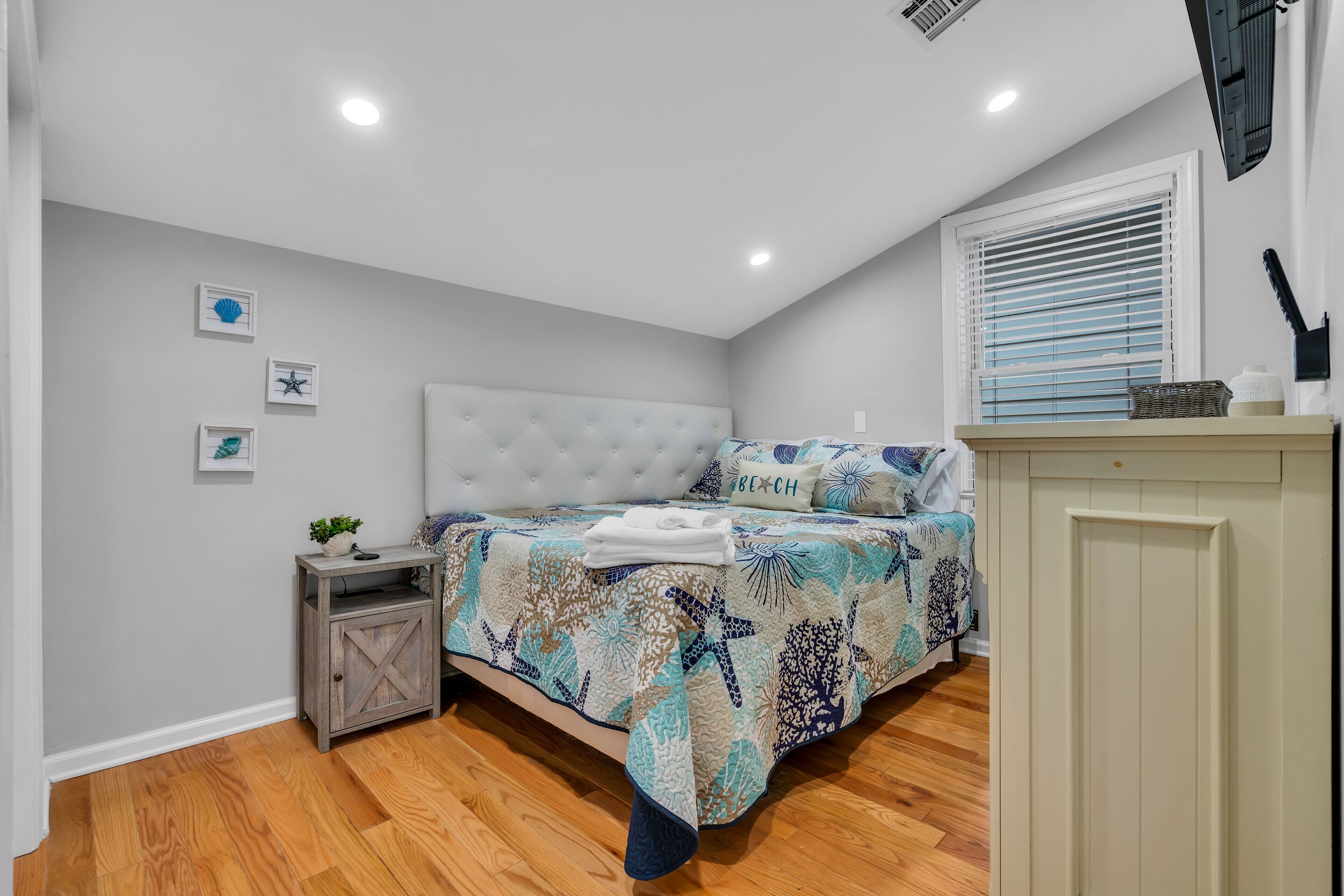 2 quartos, ferros/tábuas de passar roupa, Wi-Fi de cortesia