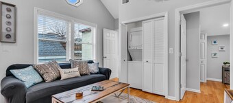 Walk to beach! 4 Beach Badges Included. BBQ + Fire Pit. Towels and Linens incl.